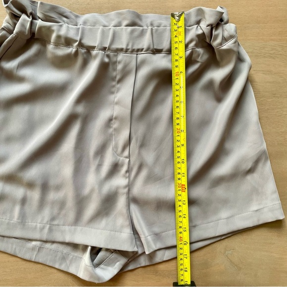 Babaton Gray High Waist Shorts Elastic Waistband Casual Fit - Picture 6 of 8